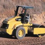 Noleggio CATERPILLAR CS-433E Rullo vibrante monotamburo